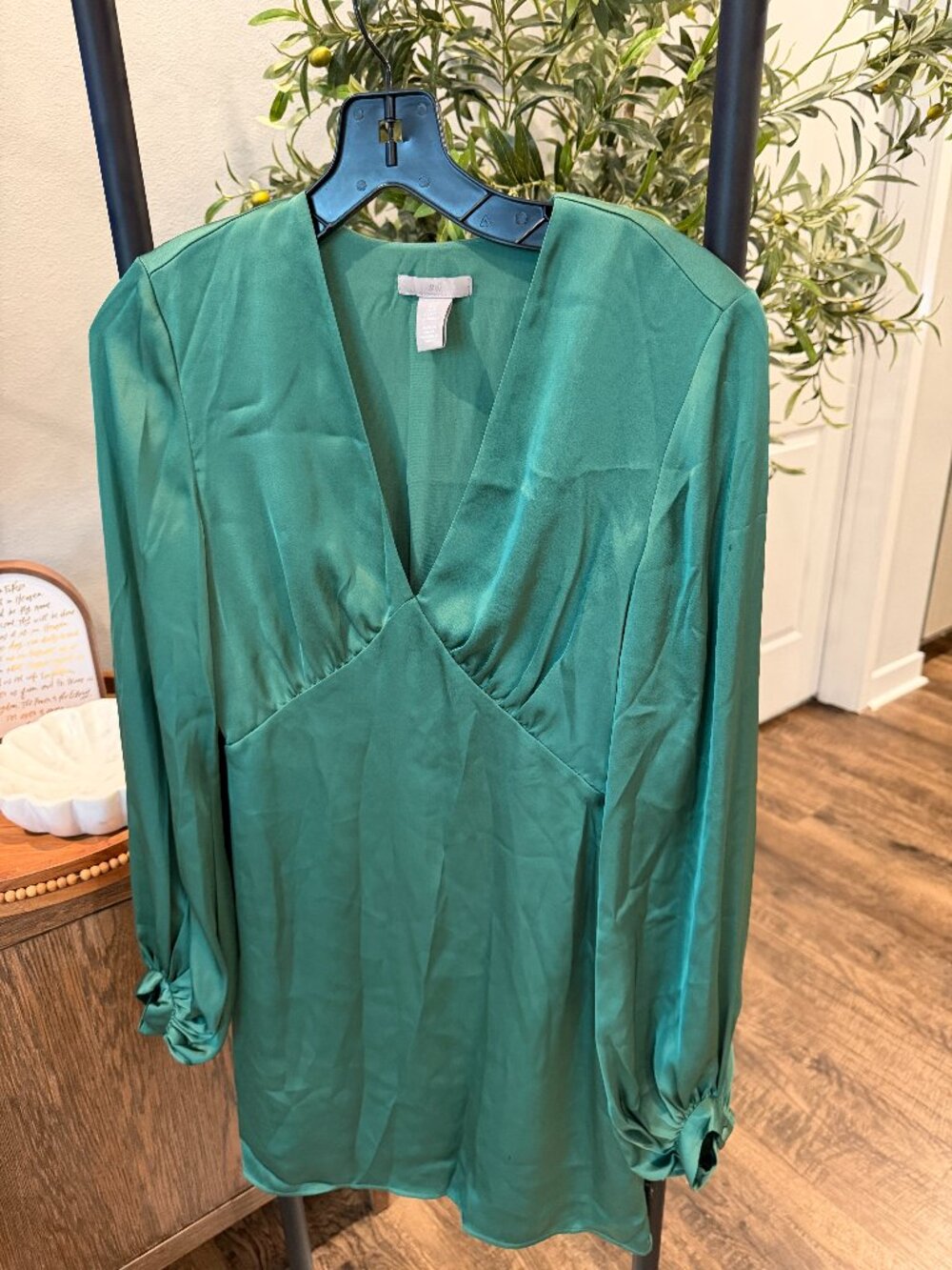 Green Satin Balloon Sleeve Dress